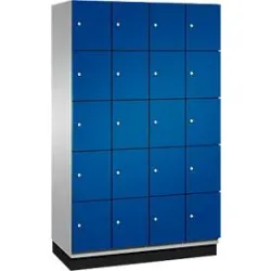 C+P Schliessfachschrank Cambio, 4 Abteile, 20 Fächer, mit Sockel, B 1200 x T 525 x H 1980 mm, weissaluminium/enzianblau