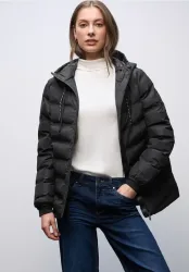 Jacke mit geklebten Nähten