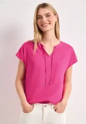 Blusenshirt mit Split Neck und Smokdetail