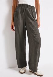 Wide Leg Crinkle Hose