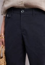 Chino im Casual Fit in softer Qualität