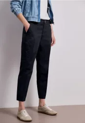 Slim Leg Chino mit Taschen im Cargo