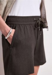 Shorts mit Struktur im Loose Fit