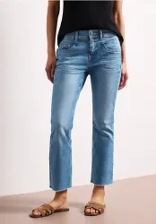 Straight Leg Jeans mit fransigem Saum