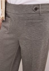 Wide Leg Hose mit Knopfdetails