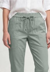 Slim Leg Hose in leichter Qualität