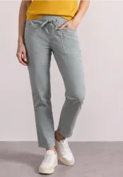 Slim Leg Cordhose im Loose Fit