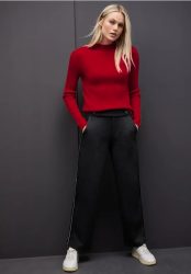 Pullover in Rippstruktur