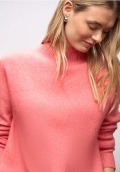 Pullover mit Tape