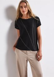 Shirt mit feinen Linien