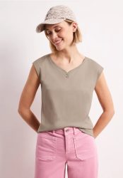 Shirt mit gerundetem V