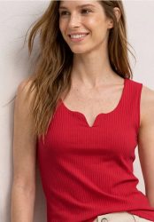 Basic Top mit Herzausschnitt