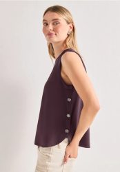 Top mit seitlichen Knopfdetails
