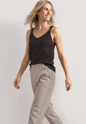 Top mit V