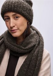 Bouclé Beanie