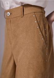 Straight Leg Hose mit Nieten
