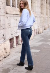 Bootcut Jeans