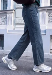 Mid Waist Wide Leg Jeans im Casual Fit