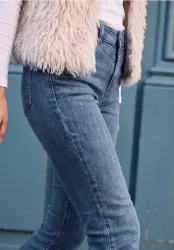 Mid Waist Slim Leg Jeans im Casual Fit