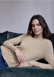 Strickpullover mit Knöpfen