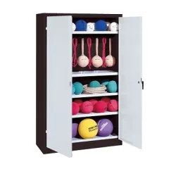 C+P Sportgeräteschrank mit Vollblech-Flügeltüren (Typ 2), HxBxT 195x120x50 cm, Lichtgrau (RAL 7035), Ergo-Lock Muldengriff, Anthrazit (RAL 7021), Gleichschliessung