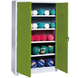 C+P Ballschrank mit Vollblech-Flügeltüren (Typ 3), HxBxT 195x150x50 cm, Ergo-Lock Muldengriff, Clowngrün (RAL 110 80 60), Lichtgrau (RAL 7035), Einzelschliessung