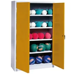 C+P Ballschrank mit Vollblech-Flügeltüren (Typ 3), HxBxT 195x150x50 cm, Ergo-Lock Muldengriff, Goldgelb (RAL 1004), Lichtgrau (RAL 7035), Einzelschliessung