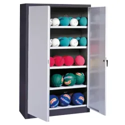 C+P Ballschrank mit Vollblech-Flügeltüren (Typ 3), HxBxT 195x150x50 cm, Lichtgrau (RAL 7035), Ergo-Lock Muldengriff, Anthrazit (RAL 7021), Einzelschliessung