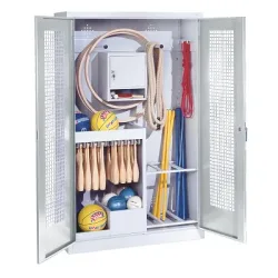 C+P Sportgeräteschrank mit Lochblech-Flügeltüren (Typ 1), HxBxT 195x120x50 cm, Lichtgrau (RAL 7035), Ergo-Lock Muldengriff, Lichtgrau (RAL 7035), Einzelschliessung