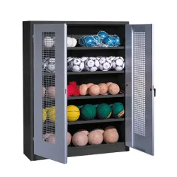 C+P Ballschrank mit Lochblech-Flügeltüren (Typ 3), HxBxT 195x150x50 cm, Lichtgrau (RAL 7035), Ergo-Lock Muldengriff, Anthrazit (RAL 7021), Einzelschliessung