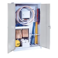 C+P Sportgeräteschrank mit Vollblech-Flügeltüren (Typ 1), HxBxT 195x120x50 cm, Lichtgrau (RAL 7035), Ergo-Lock Muldengriff, Lichtgrau (RAL 7035), Gleichschliessung