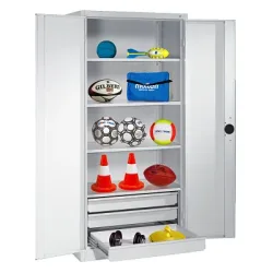 C+P Sportgeräteschrank mit Schubladen und Vollblech-Flügeltüren (Typ 4), HxBxT 195x120x50 cm, Lichtgrau (RAL 7035), Ergo-Lock Muldengriff, Lichtgrau (RAL 7035), Gleichschliessung