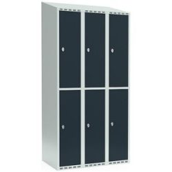 kaiserkraft Doppelstock-Spind Fydor, 3 Abteile, lichtgrau / anthrazit, B 900 mm, 3 Abteile, schräge Dachform, Vorhängeschloss