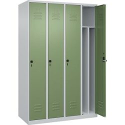 C+P Schwarz-Weiß-Spind Classic PLUS, schmal, 4 Abteile, verkürzte Trennwand mittig, lichtgrau / resedagrün, B 1200 mm, mit Bodengleitern, Drehriegel,