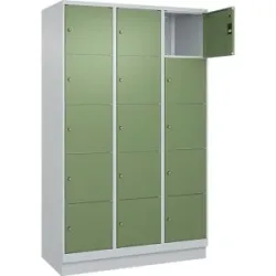 5er-Schließfachschrank Classic PLUS, 3 Abteile, lichtgrau / resedagrün, B 1200 mm, 15 Fächer, mit Bodensockel C+P