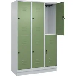 Doppelstock-Spind Classic PLUS, 3 Abteile, lichtgrau / resedagrün, HxB 1950 x 1200 mm, mit Bodensockel, Drehriegel C+P
