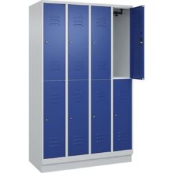 Doppelstock-Spind Classic PLUS, 4 Abteile, lichtgrau / enzianblau, HxB 1950 x 1200 mm, mit Bodensockel, Zylinderschloss C+P
