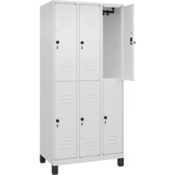 Doppelstock-Spind Classic PLUS, 3 Abteile, verkehrsweiß, HxB 1950 x 900 mm, mit Füßen, Drehriegel C+P