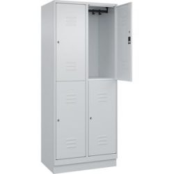 Doppelstock-Spind Classic PLUS, 2 Abteile, lichtgrau, HxB 1950 x 800 mm, mit Bodensockel, Zylinderschloss C+P