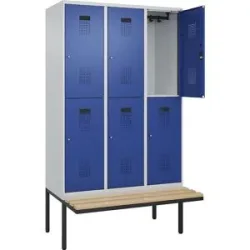 kaiserkraft Doppelstock-Spind Evolo PLUS Sitzbank, 3 Abteile, lichtgrau / enzianblau, B 1200 mm, Zylinderschloss, mit auskragender Sitzbank, Buche