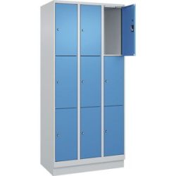 kaiserkraft 3er-Schließfachschrank Evolo PLUS, 3 Abteile, lichtgrau / lichtblau, B 900 mm, 9 Fächer, mit Bodensockel, Zylinderschloss