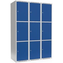 kaiserkraft 3er-Schließfachschrank Fydor, 3 Abteile, lichtgrau / enzianblau, B 1200 mm, flache Dachform, Zylinderschloss