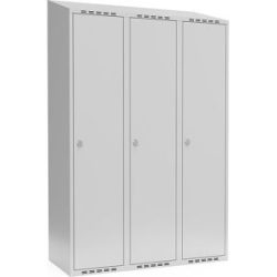 kaiserkraft Spind Fydor, 3 Abteile, lichtgrau, B 1200 mm, schräge Dachform, Vorhängeschloss