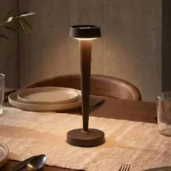 Lucande LED-Akku-Kerzenständer Lea, Vase, dunkelbraun, 28 cm Lea Lucande, dimmbar, braun / rost, für Wohn- / Esszimmer, Metall, Modern