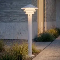 Lucande LED-Wegeleuchte Montaro, 110 cm, weiß, Sensor Montaro, weiß / opal, Aluminium, Modern