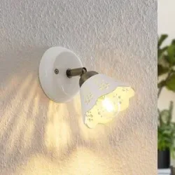 Lindby Strahler Efgenia, 17 cm hoch, weiß, Keramik, E14 Efgenia Lindby, dimmbar, weiß / opal, für Wohn- / Esszimmer, Keramik, Landhaus / Rustikal, Strahler