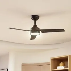 Lindby LED-Deckenventilator Aerallo, schwarz, CCT, leise Aerallo, schwarz, für Wohn- / Esszimmer, Metall, Modern