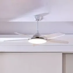 Lucande LED-Deckenventilator Divian, weiß, DC, leise, CCT Divian, weiß / opal, für Wohn- / Esszimmer, Metall, Modern