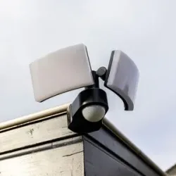 HOFTRONIC Luton - LED-Wandleuchte mit Sensor - 40 Watt 3300 Lumen - Bewegungsmelder und Dämmerungsschalter - 3000K warmweiß- doppelt - Sicherheitsleuchte