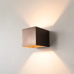 LUSENZ Fornax bronzo - Würfelförmige Up-and-Down-Wandleuchte mit gebürsteter Bronzebeschichtung